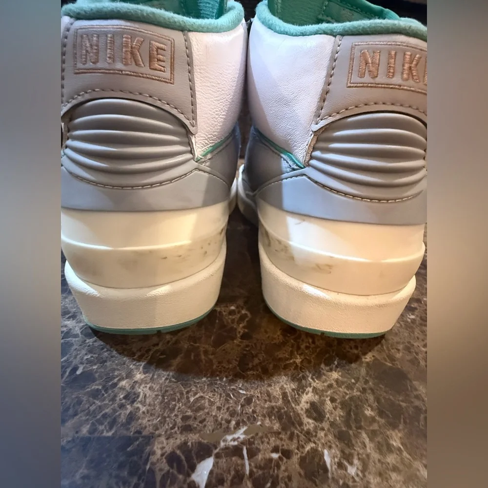 Nike. Wmns Air Jordan 2 Retro 'Crystal Mint'. Size 8.